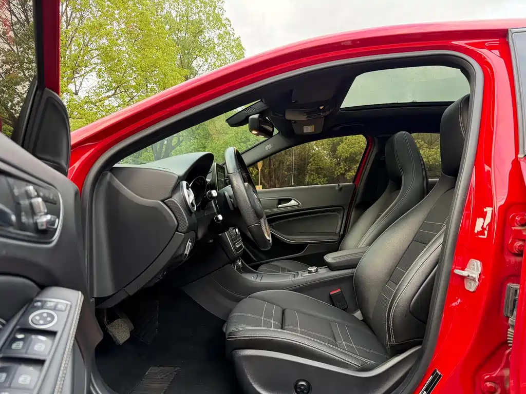 Mercedes-Benz A-Class (Import) — миниатюра 7