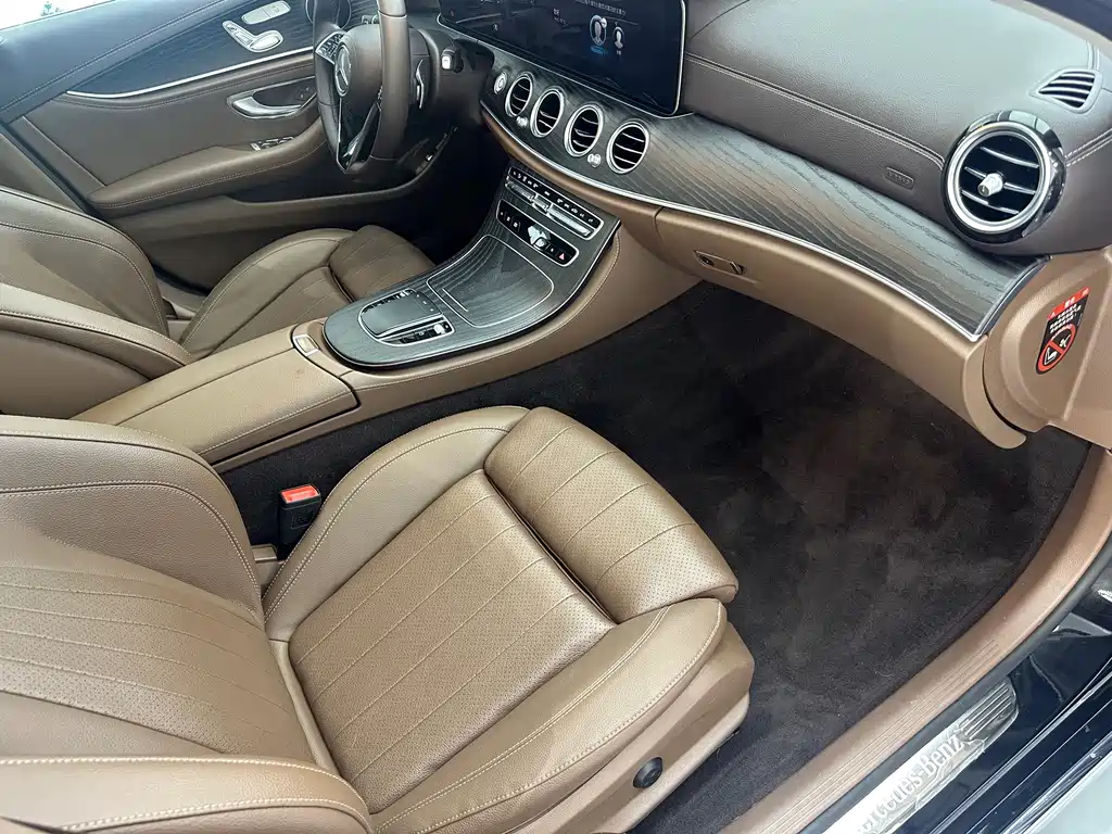 Mercedes-Benz E-Class — миниатюра 13