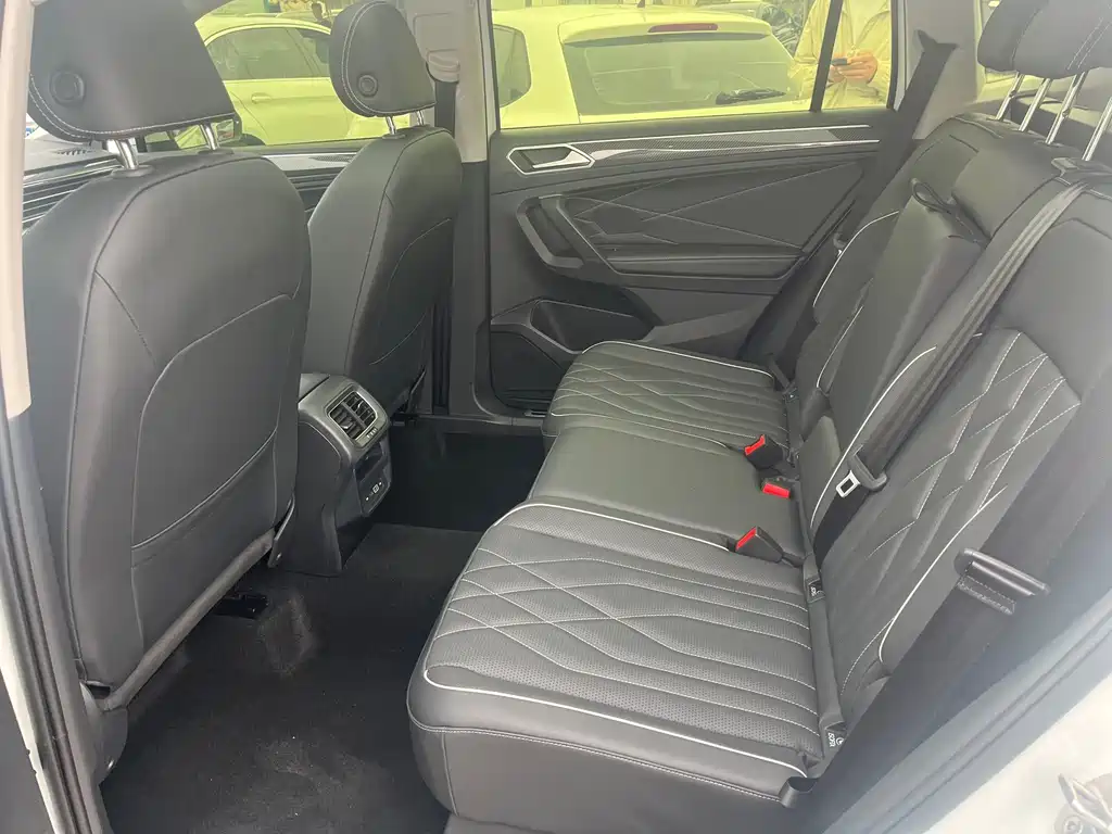 Volkswagen Tiguan L — миниатюра 13
