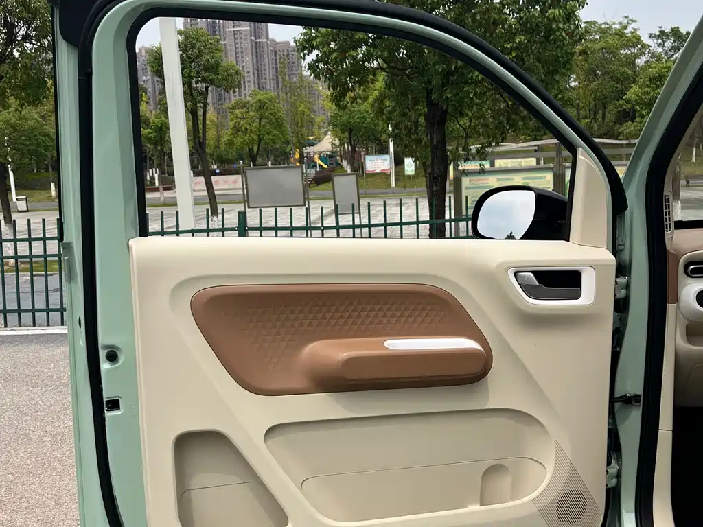 Wuling MINIEV — миниатюра 18