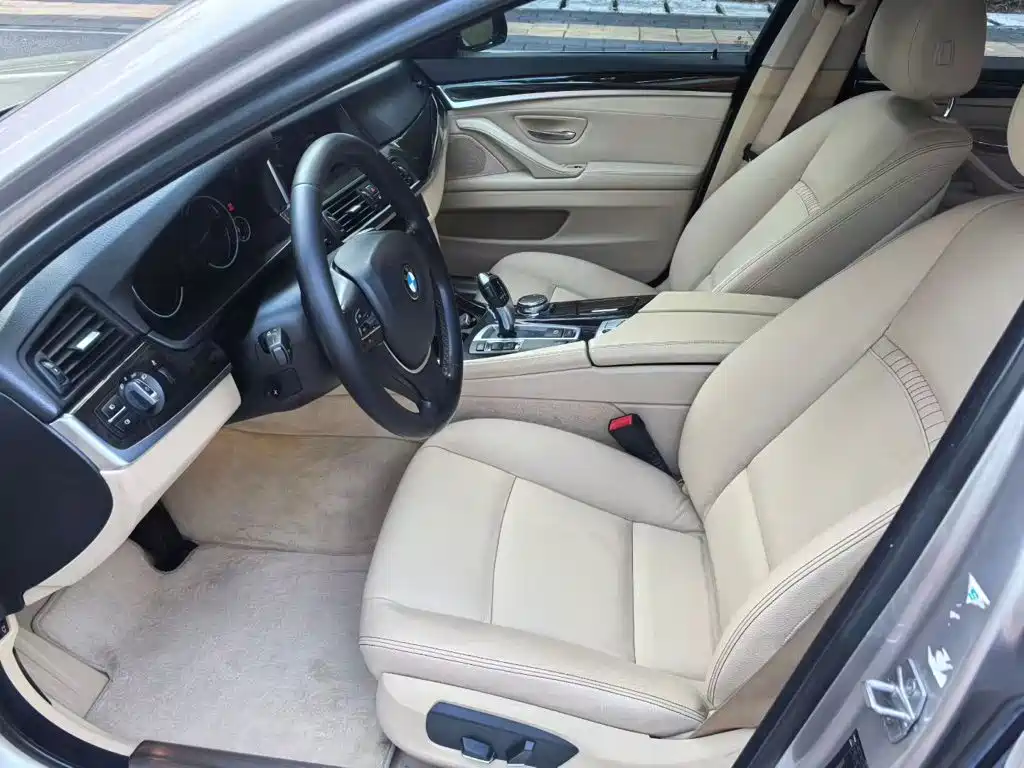 BMW 5 Series — миниатюра 15