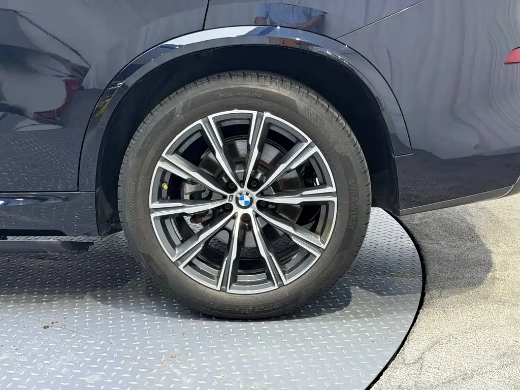 BMW X5 — миниатюра 7
