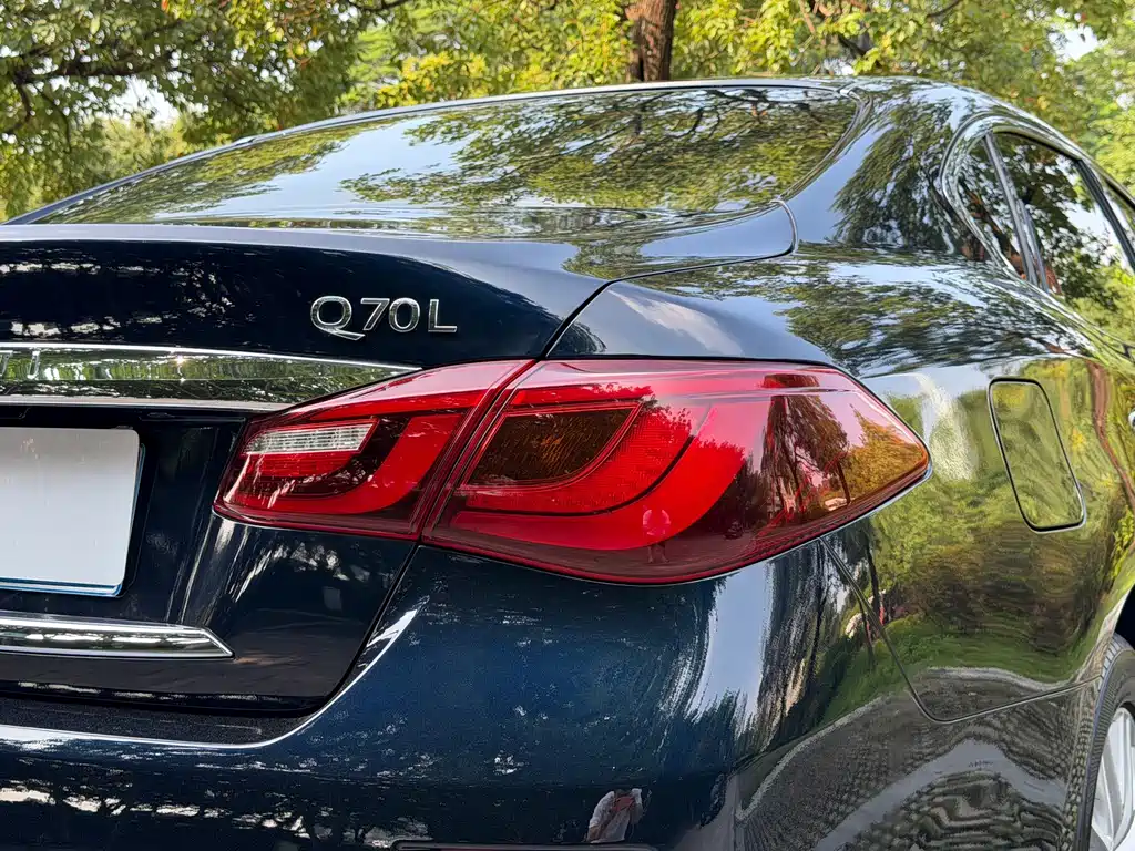 Infiniti Q70 — миниатюра 23