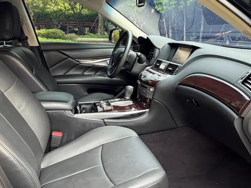 Infiniti Q70 — миниатюра 10
