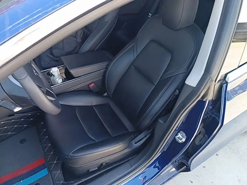 Tesla Model 3 — миниатюра 15