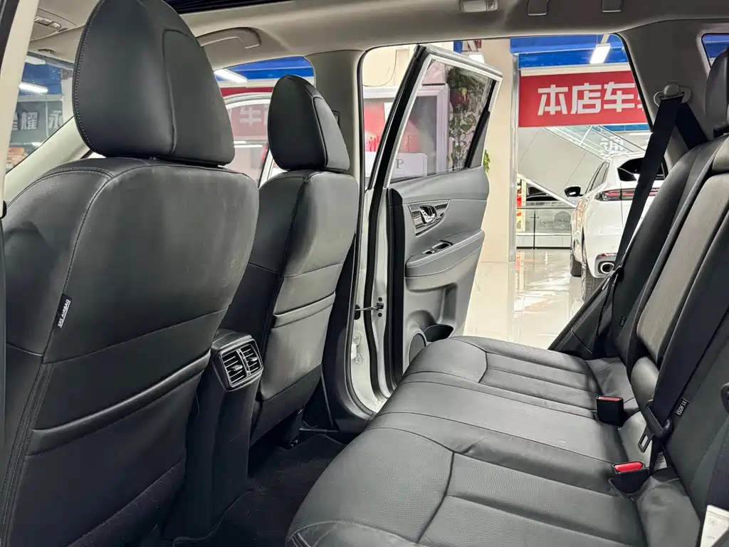 Nissan X-Trail — миниатюра 18