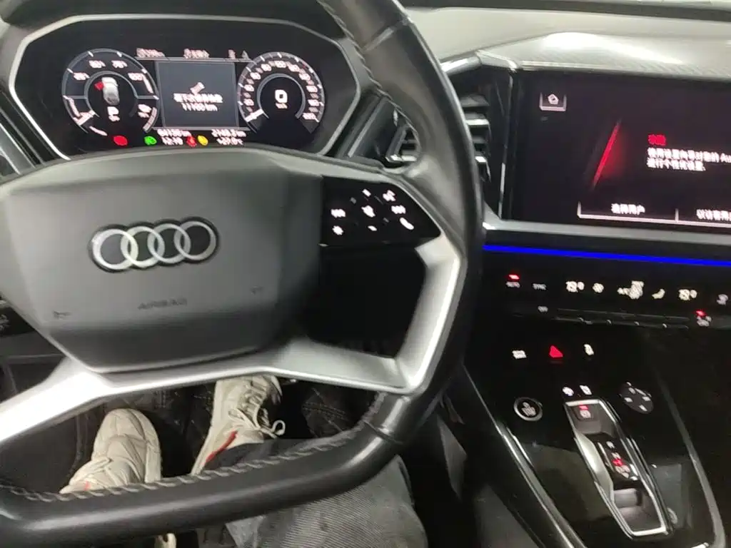 Audi Q4 e-tron — миниатюра 10