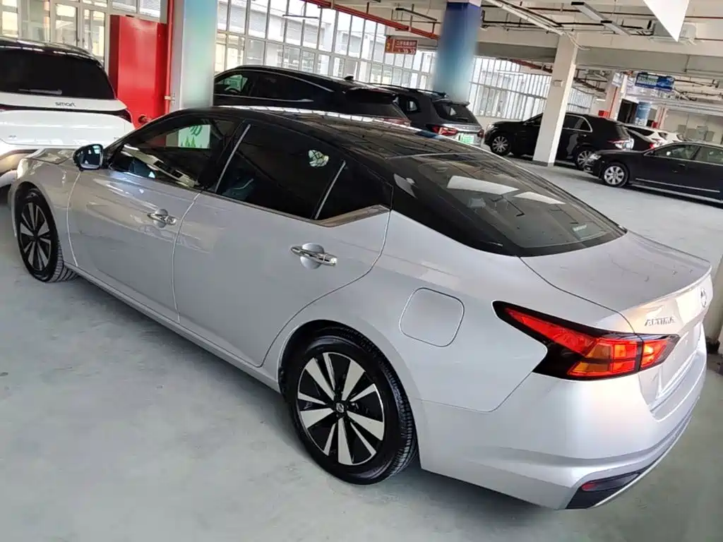 Nissan Teana — миниатюра 5