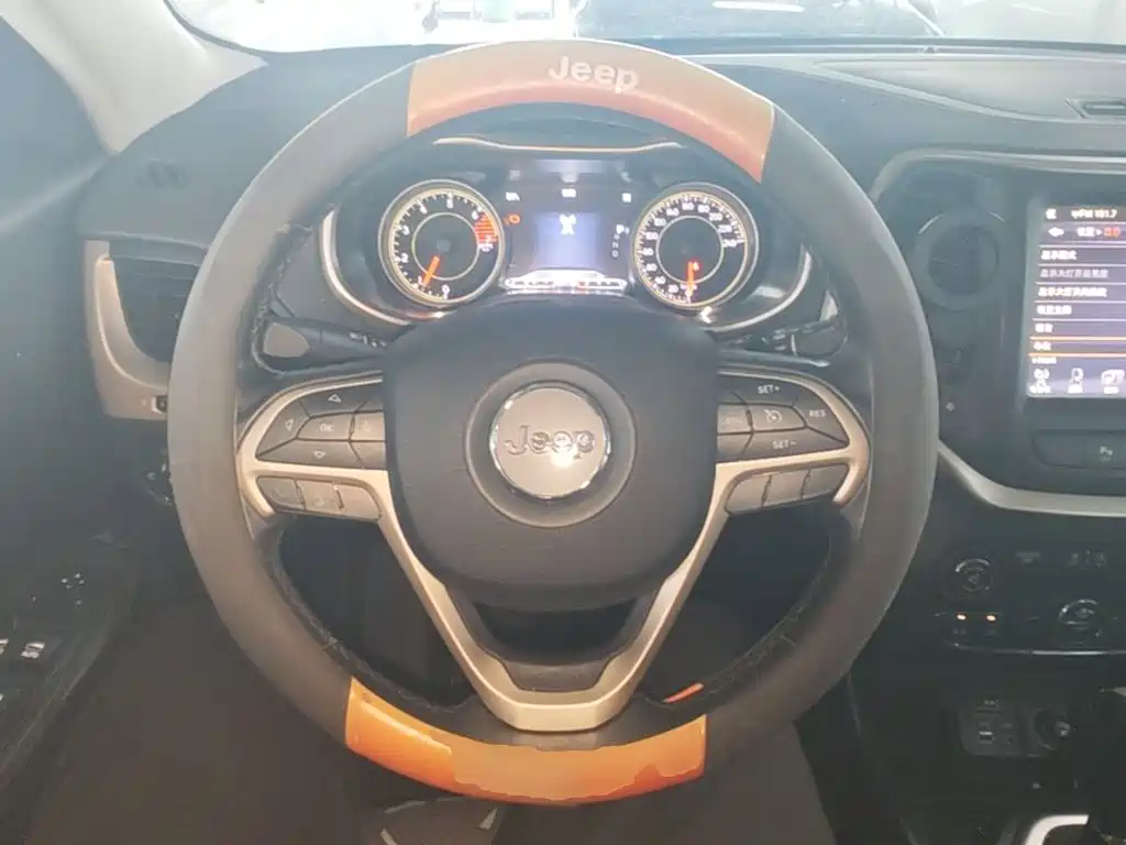 Jeep Cherokee — миниатюра 11