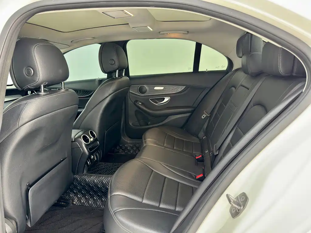 Mercedes-Benz C-Class — миниатюра 9