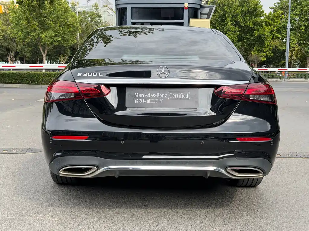 Mercedes-Benz E-Class — миниатюра 5