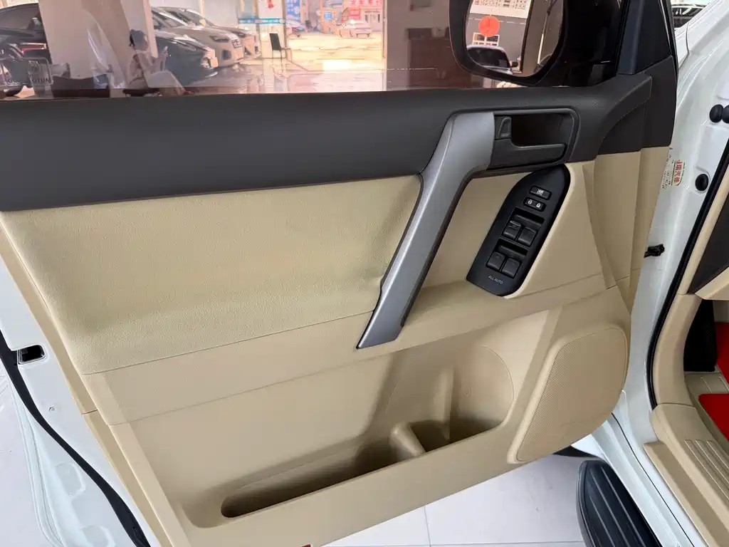 Toyota Prado — миниатюра 23