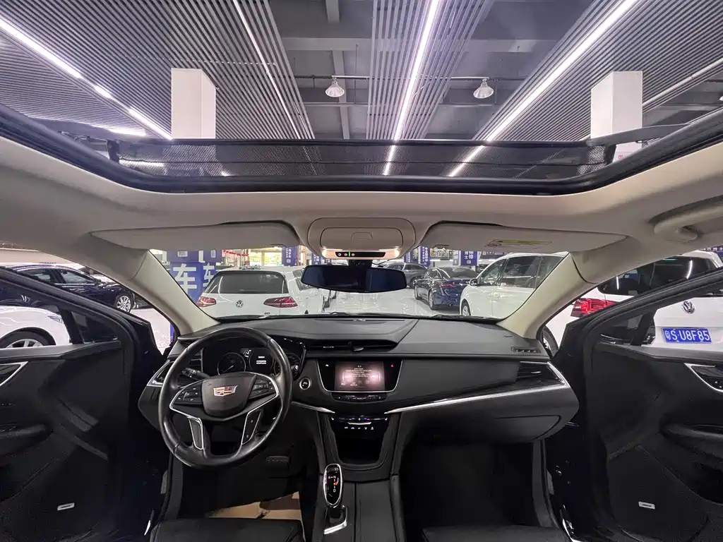 CADILLAC XT5