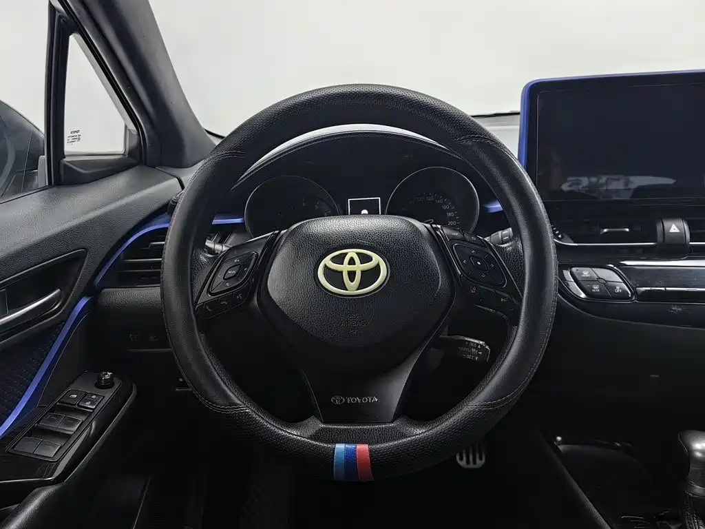 Toyota C-HR — миниатюра 11