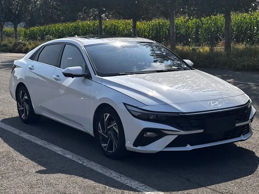 Hyundai Elantra — миниатюра 2