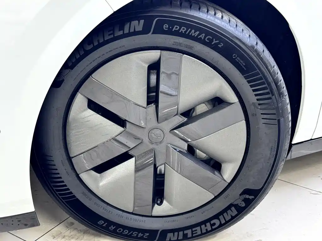 Li Auto Li MEGA — миниатюра 25