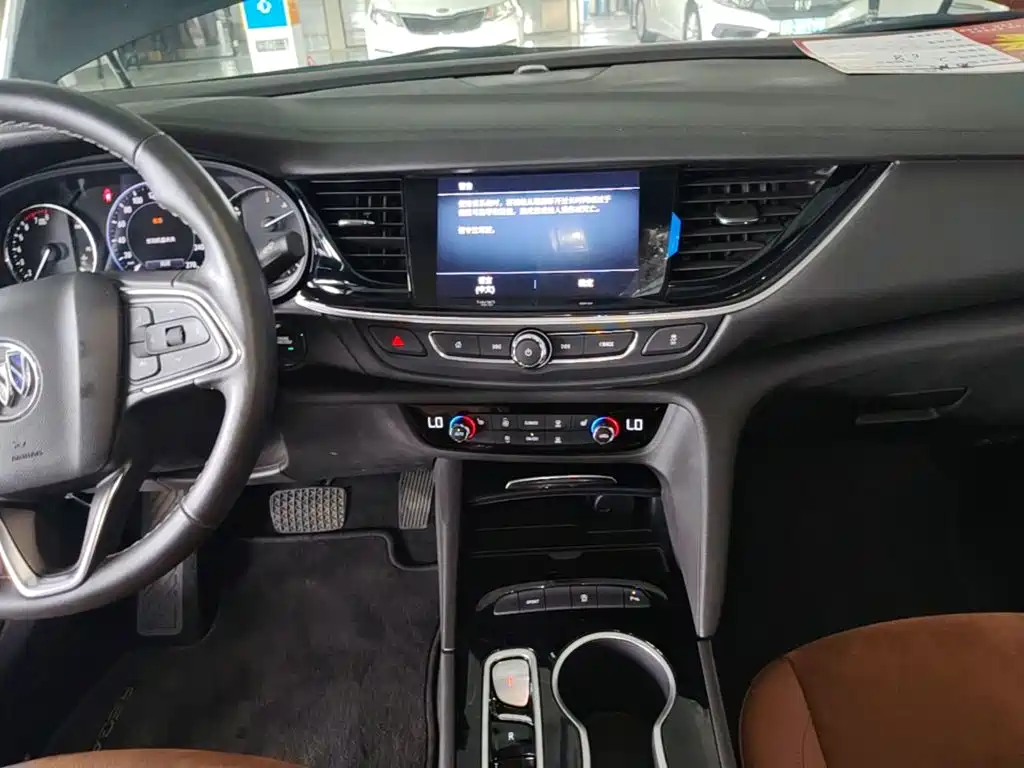 Buick Regal — миниатюра 13