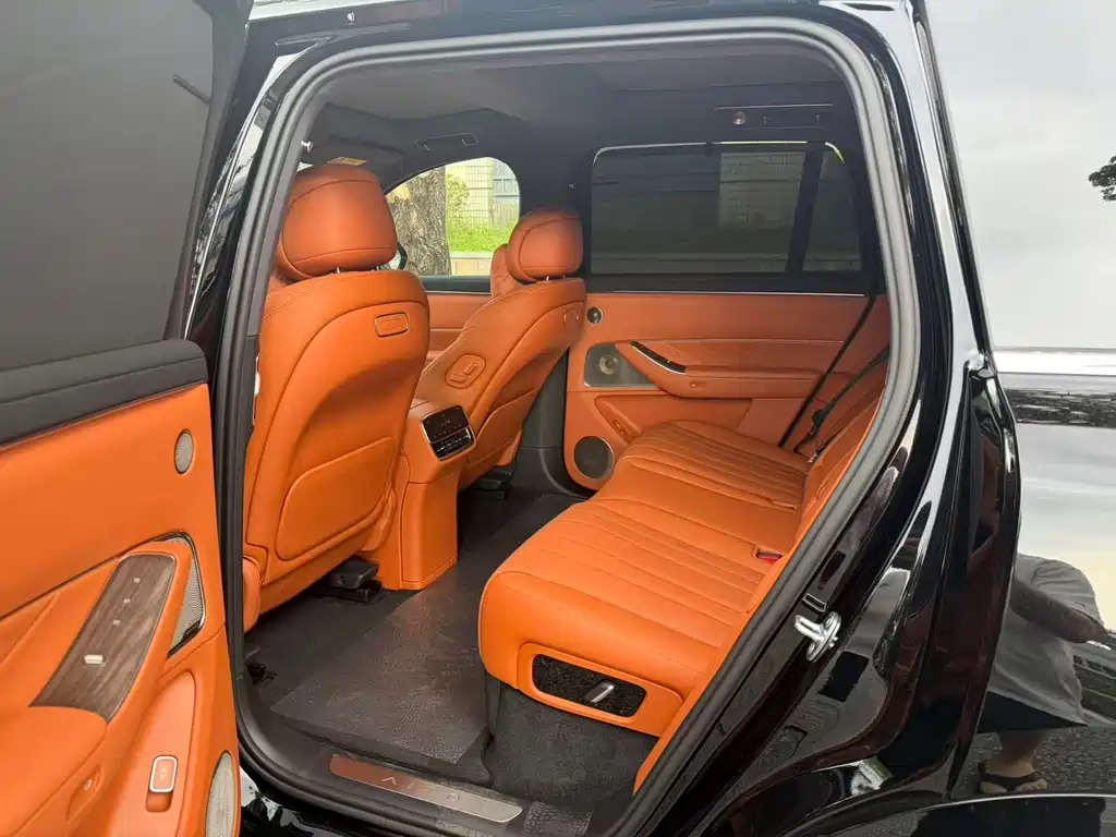 Aito M8 2025 Max 53.4kWh 5 мест (896 ）