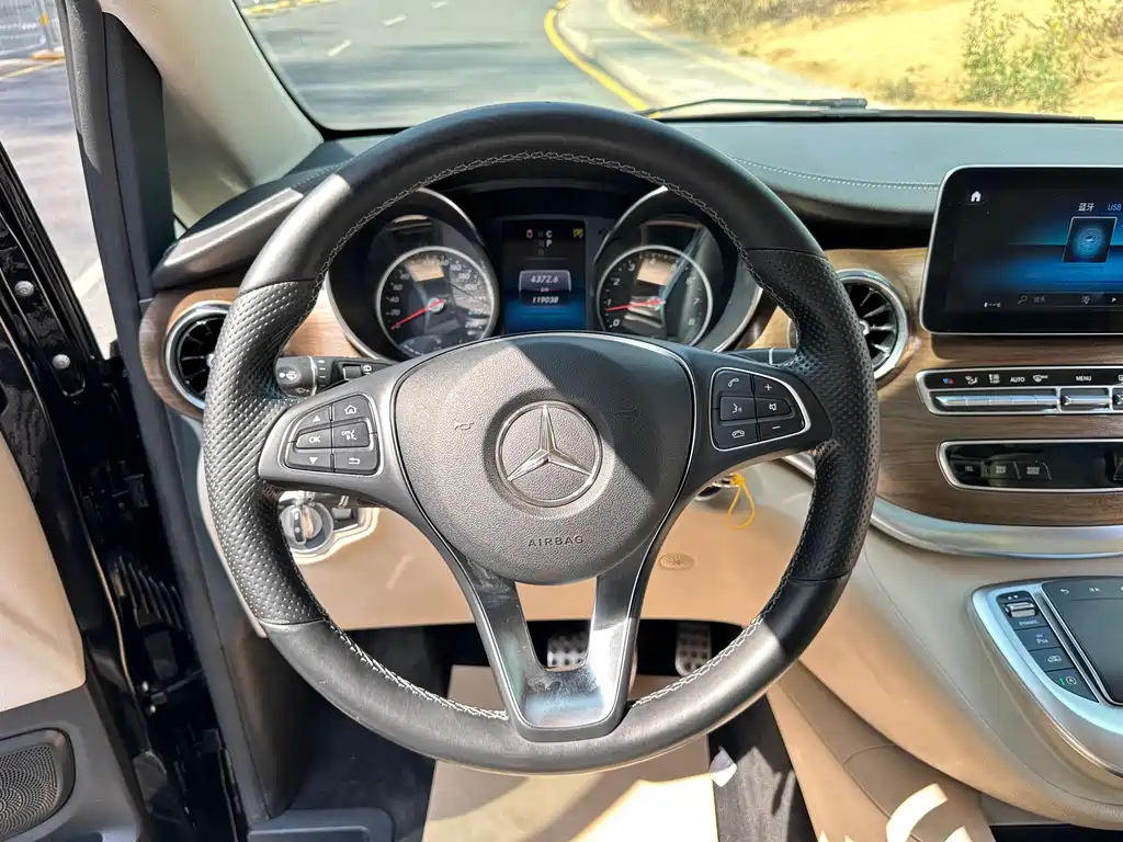 MERCEDES-BENZ V CLASS