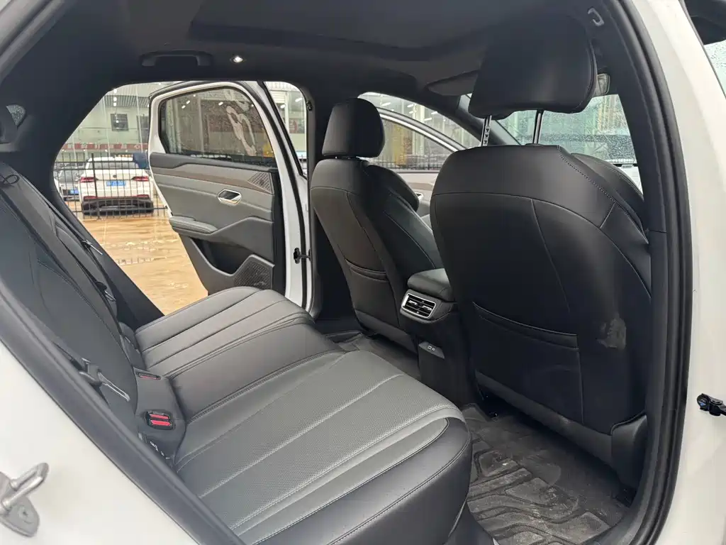 BYD Qin L — миниатюра 12