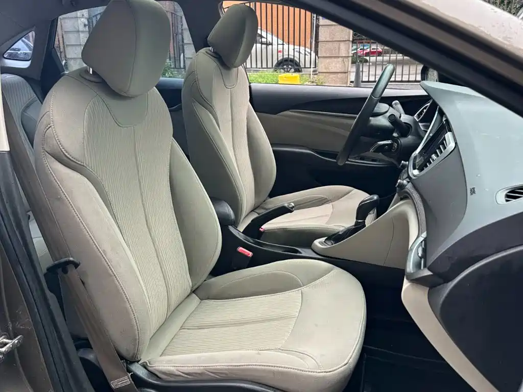 Buick Excelle — миниатюра 9