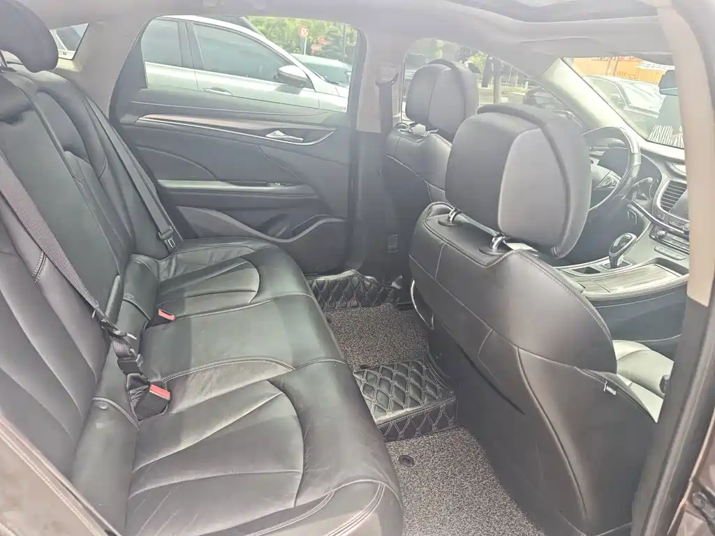 Buick LaCrosse — миниатюра 10