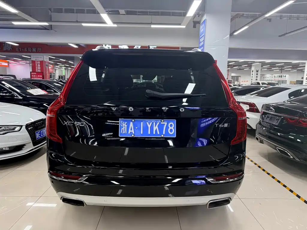 Volvo XC90 2018 T6 7 мест