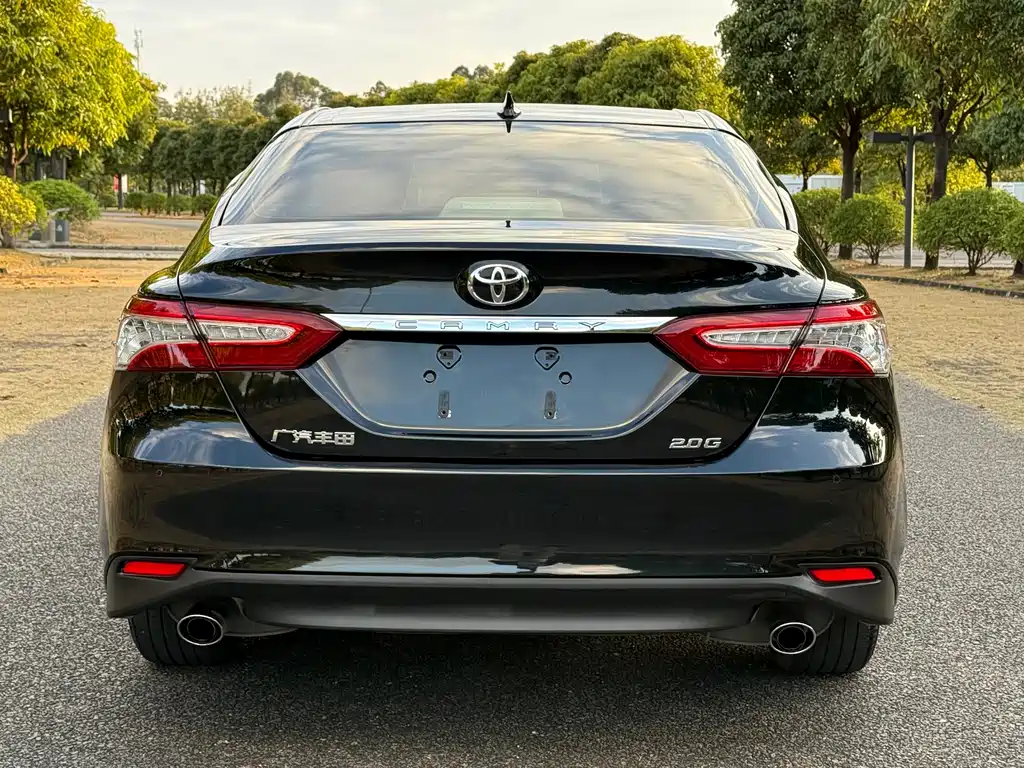 TOYOTA CAMRY