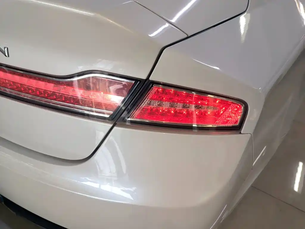 Lincoln MKZ — миниатюра 8