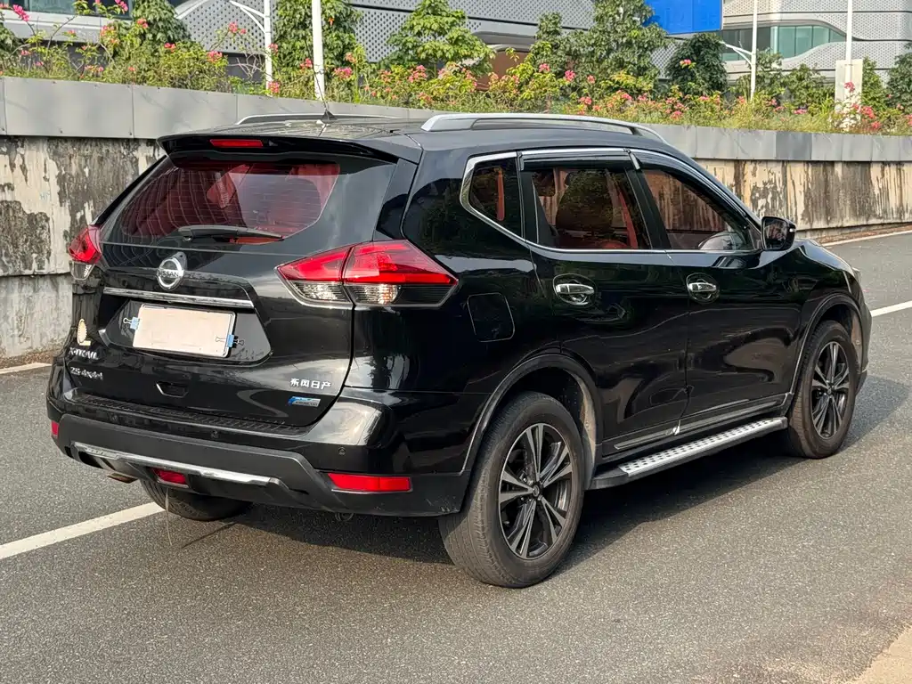 Nissan X-Trail — миниатюра 6
