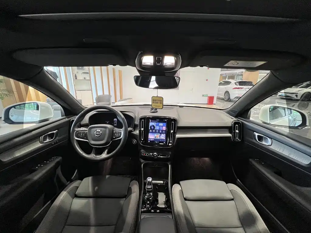 Volvo XC40 — миниатюра 12