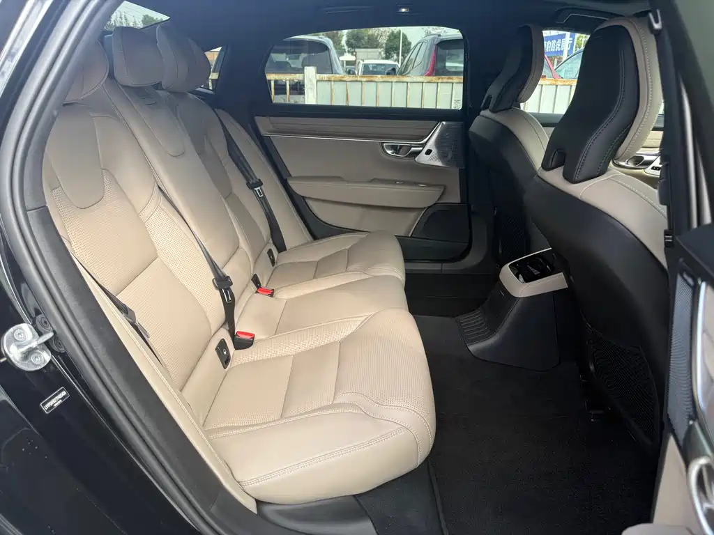 Volvo S90 PHEV — миниатюра 15