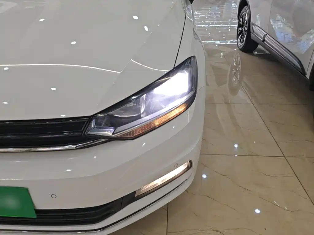 Volkswagen Touran — миниатюра 24