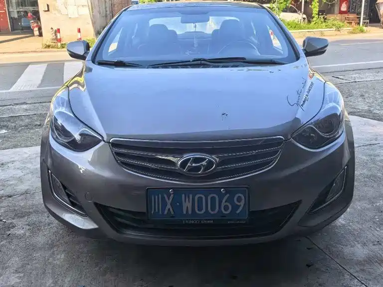Hyundai Elantra 2012 1.6L AT Luxury