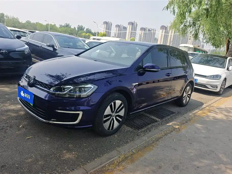 Volkswagen Golf EV 2021