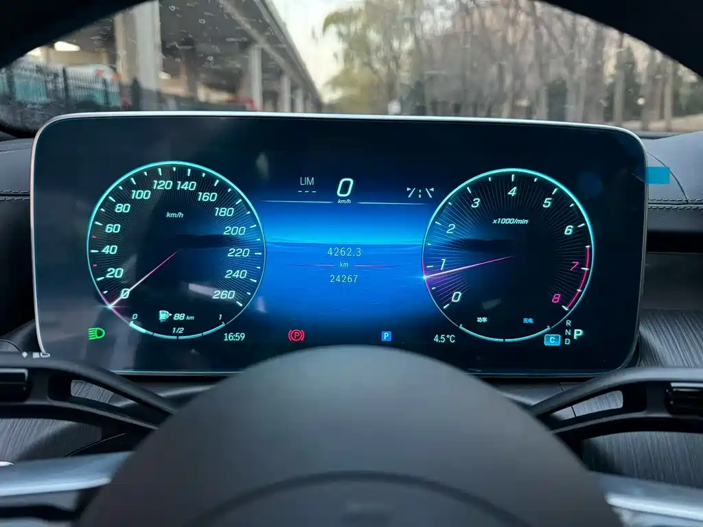 MERCEDES-BENZ C CLASS