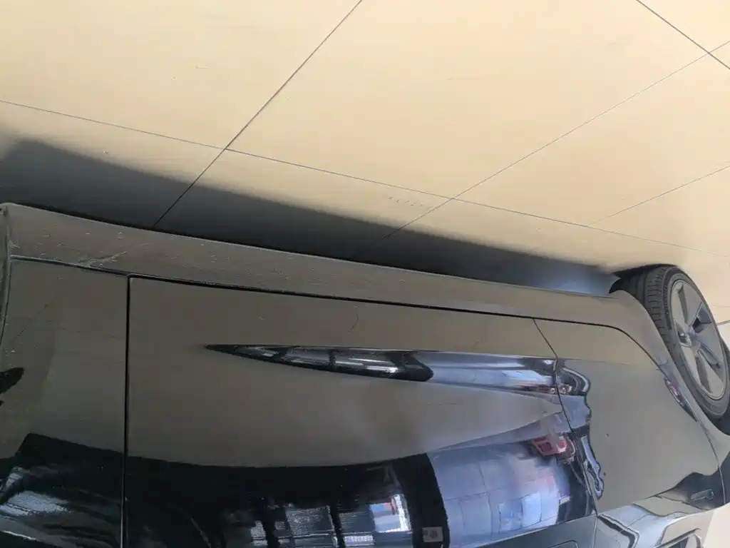 Tesla Model 3 — миниатюра 21
