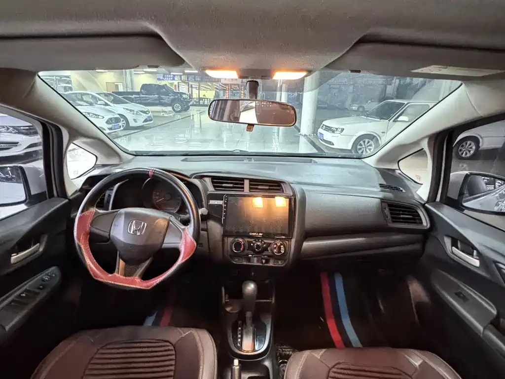 Honda Fit — миниатюра 10