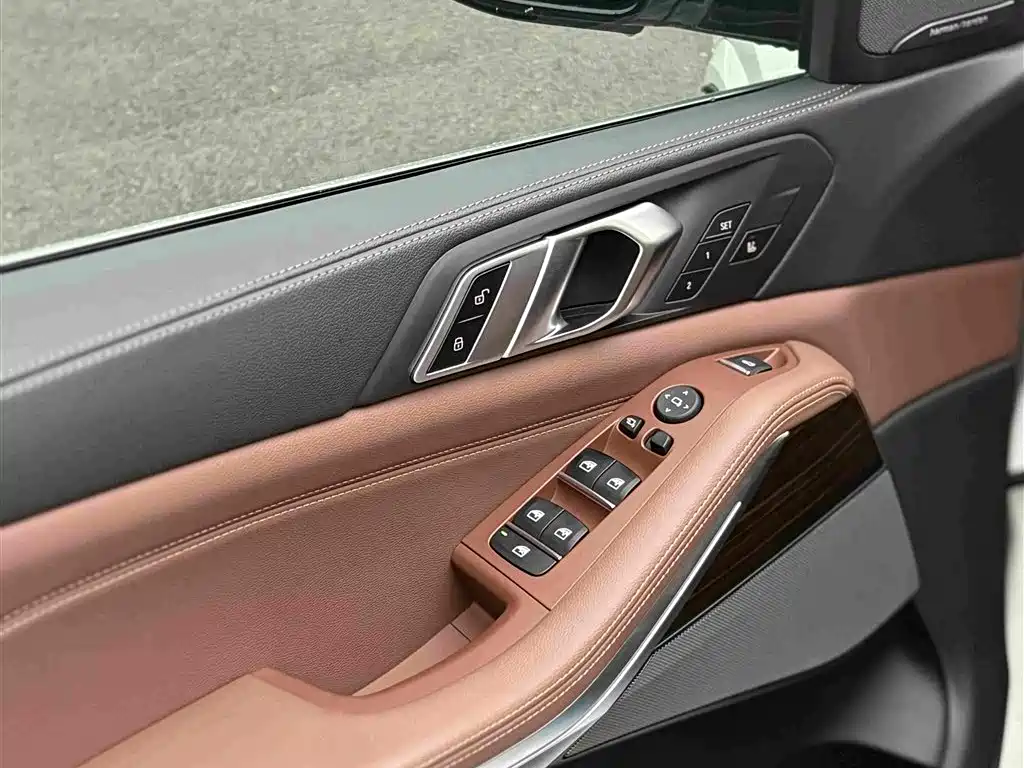 BMW X5 (Import) — миниатюра 11