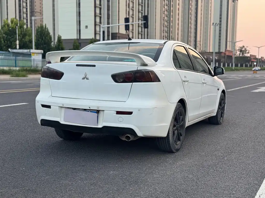 Mitsubishi Lancer EX — миниатюра 5