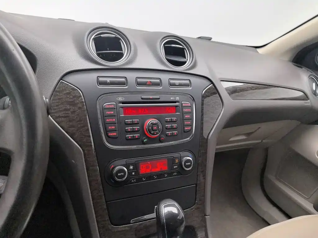 Ford Mondeo Zhisheng — миниатюра 12