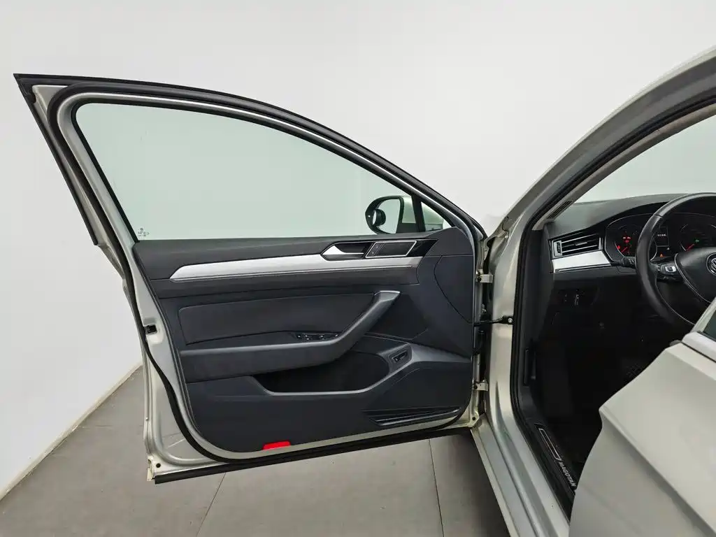 Volkswagen Magotan 2018 330TSI DSG Lead