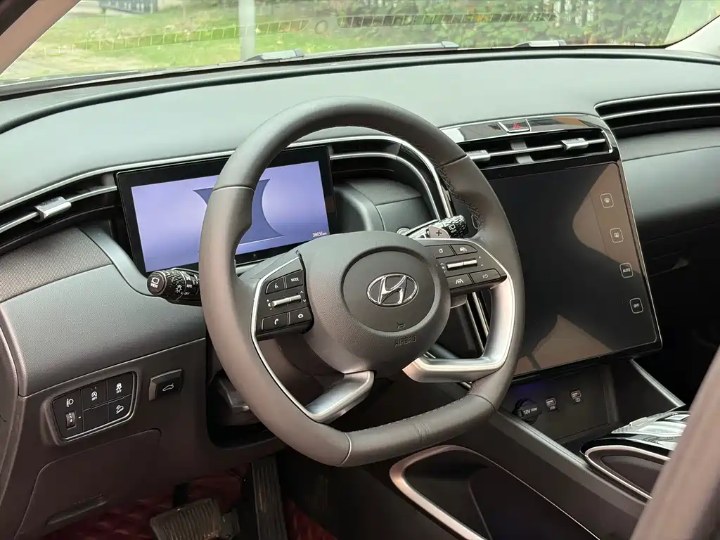 Hyundai Tucson — миниатюра 24