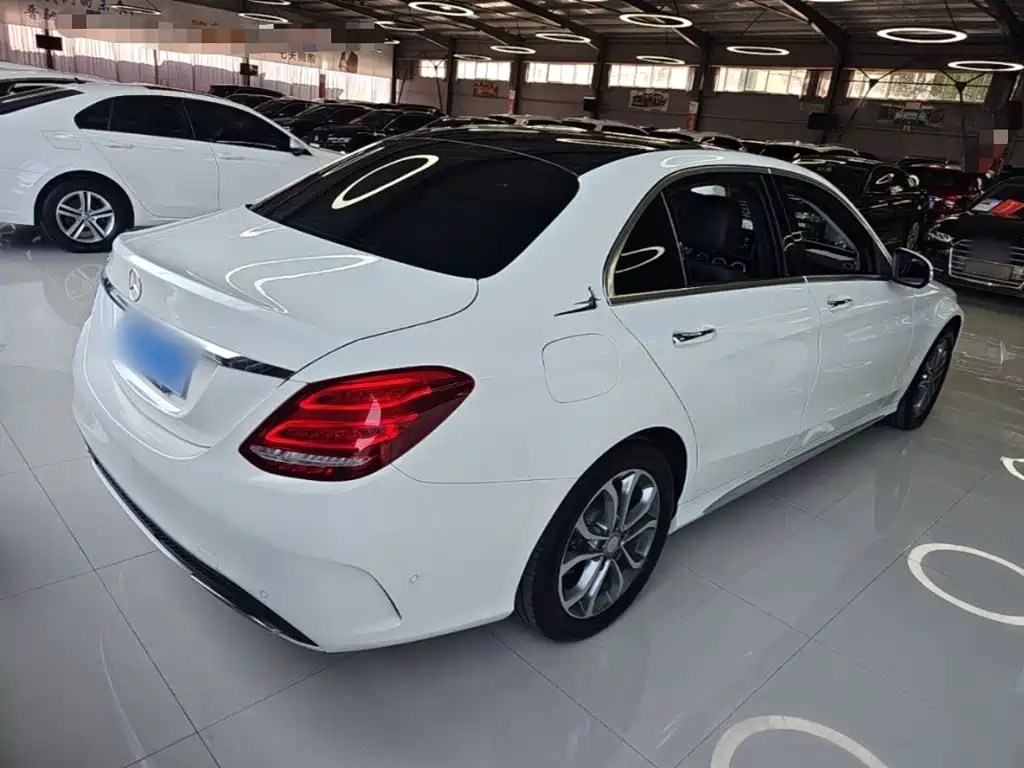 Mercedes-Benz C-Class — миниатюра 7