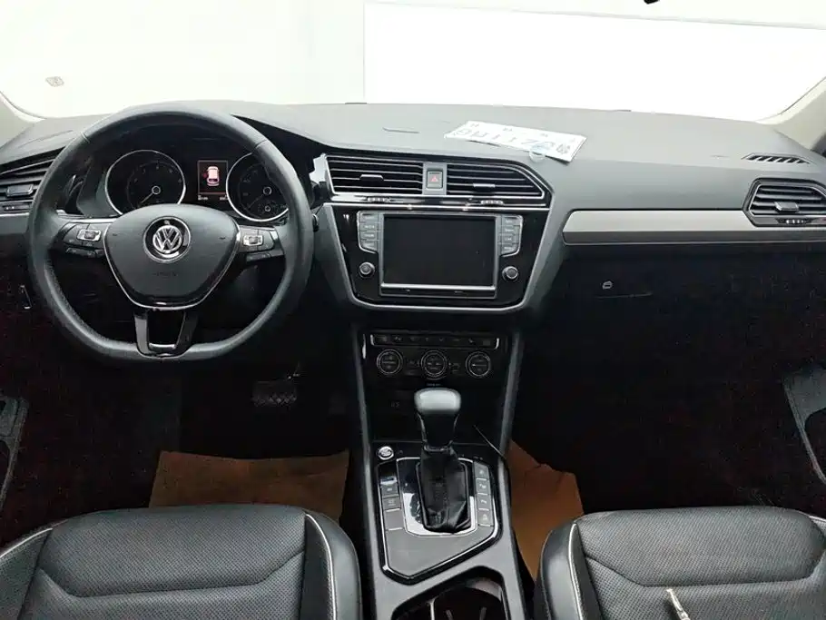 Volkswagen Tiguan L — миниатюра 12
