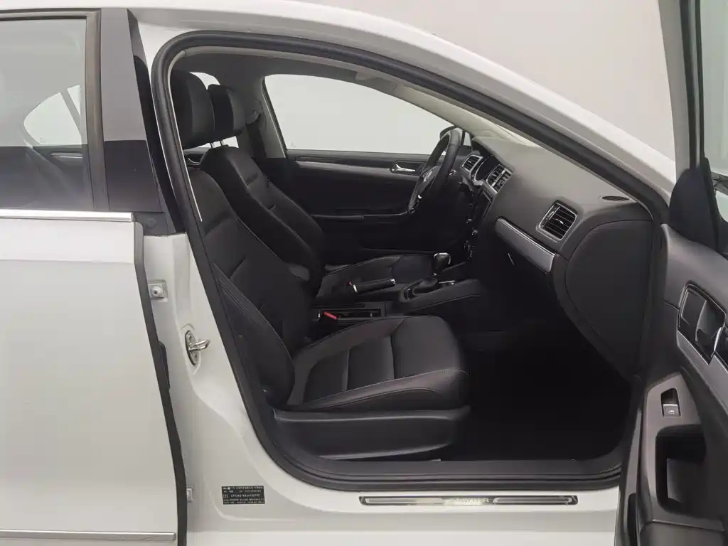Volkswagen Sagitar — миниатюра 23