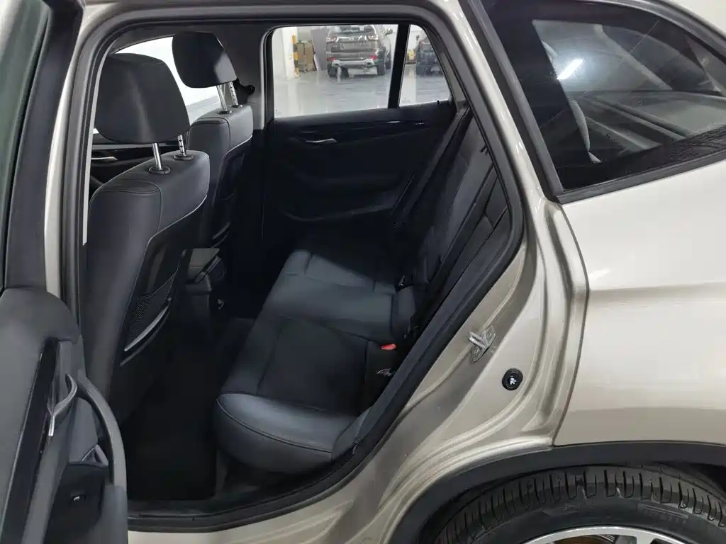 BMW X1 — миниатюра 15