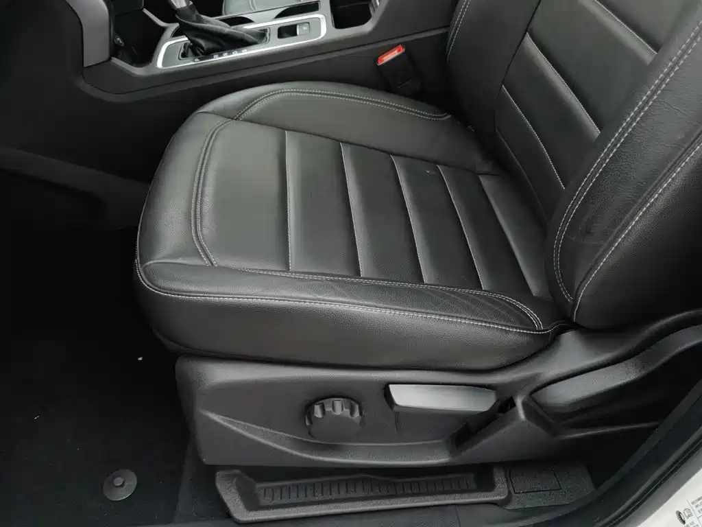 Ford Kuga — миниатюра 20