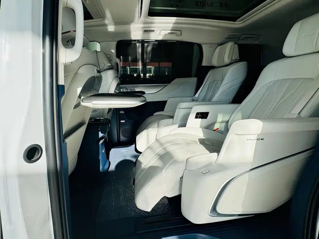 BUICK GL8 NEW ENERGY