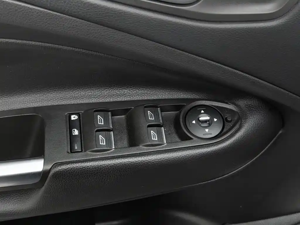 Ford Kuga — миниатюра 9